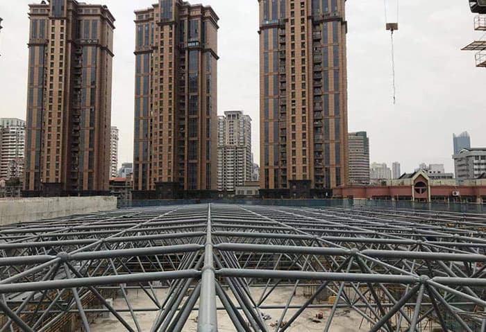 和龙螺栓球网架结构