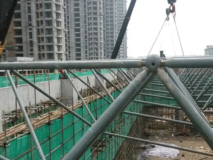 和龙加油站网架加工
